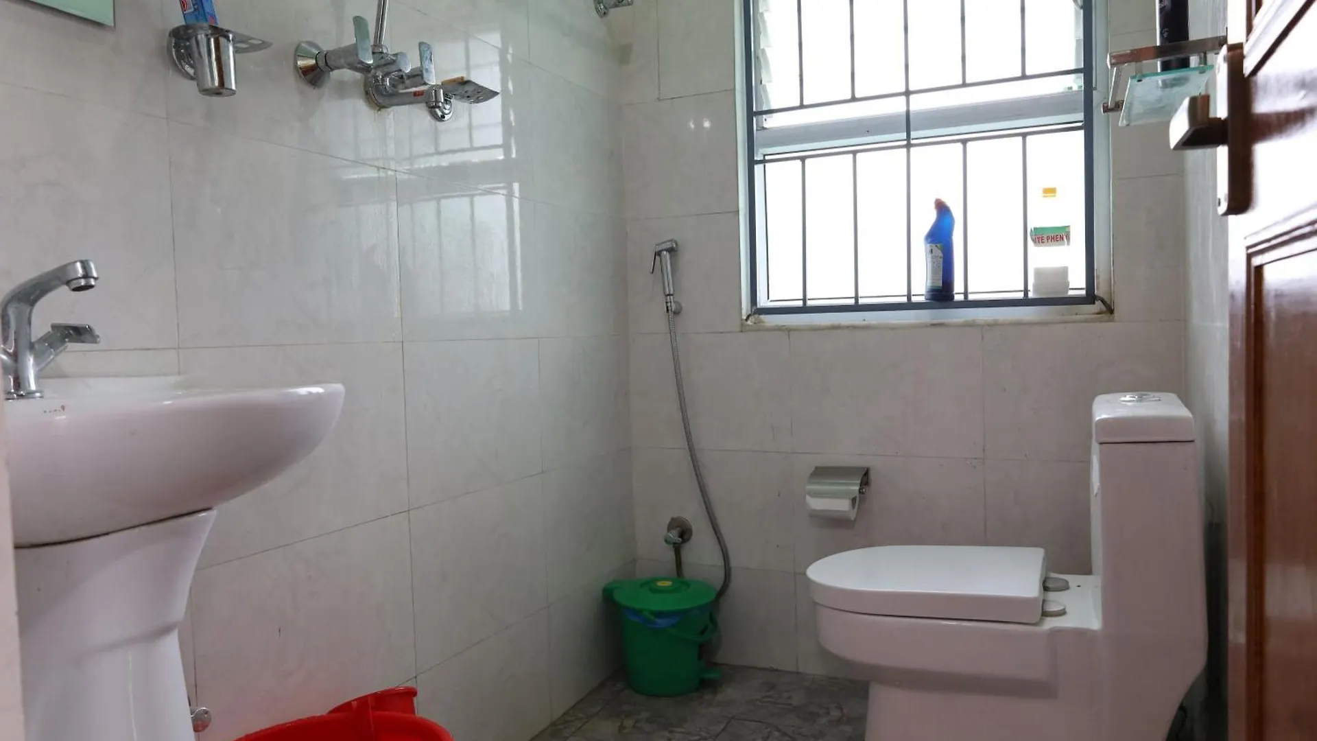 Expediya Holiday House - Full Furnish 2 Bhk Roof Top Flat In Kathmandu 0*,